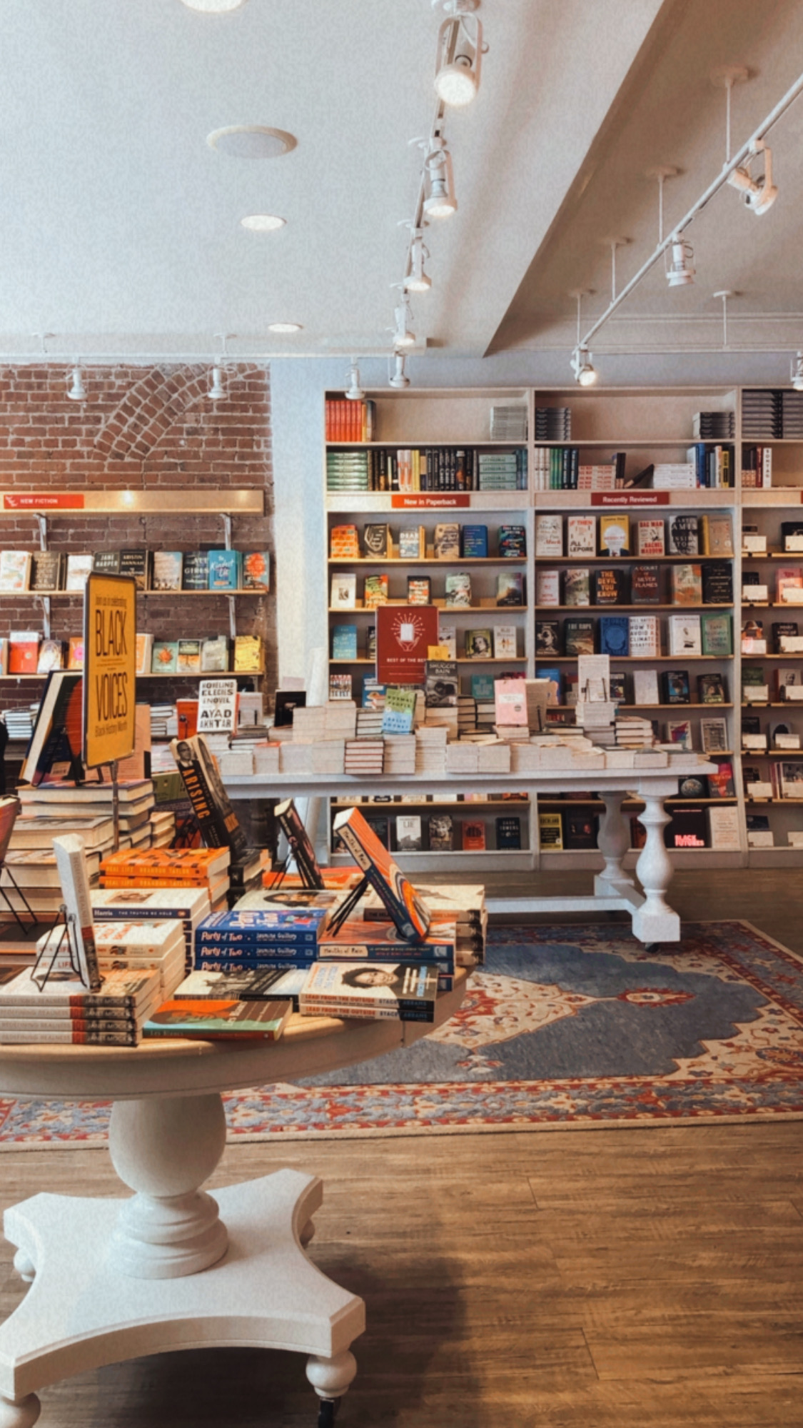 5 Amazing Bookstores In NYC - Two Sisters Abroad